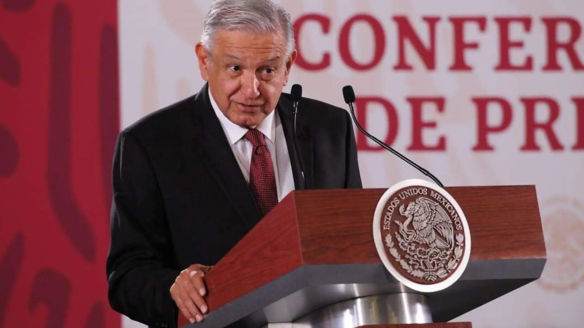 AMLO Adrian Vázquez